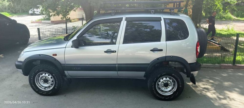 Шевроле нива 2005 год