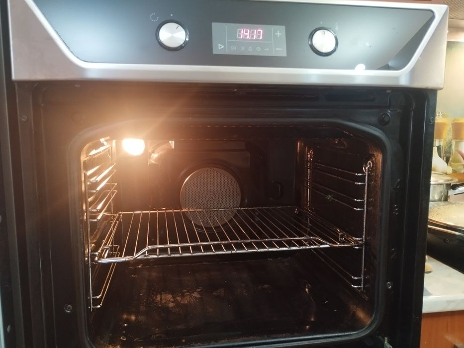 Продавам фурна за вграждане Gorenje BO 7310 BX