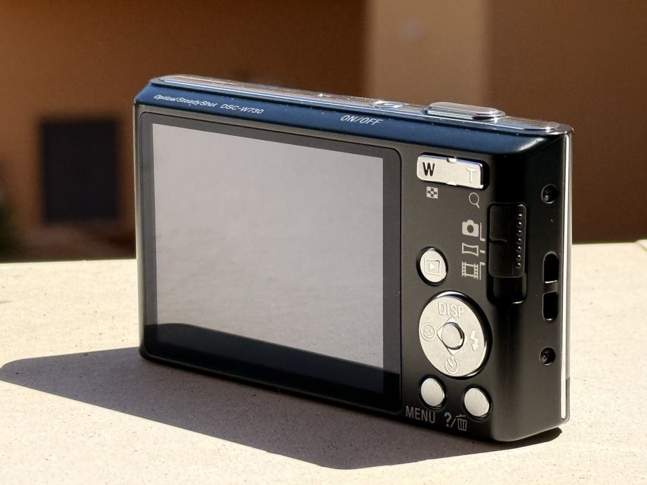 Sony Cyber-shot DSC-W730