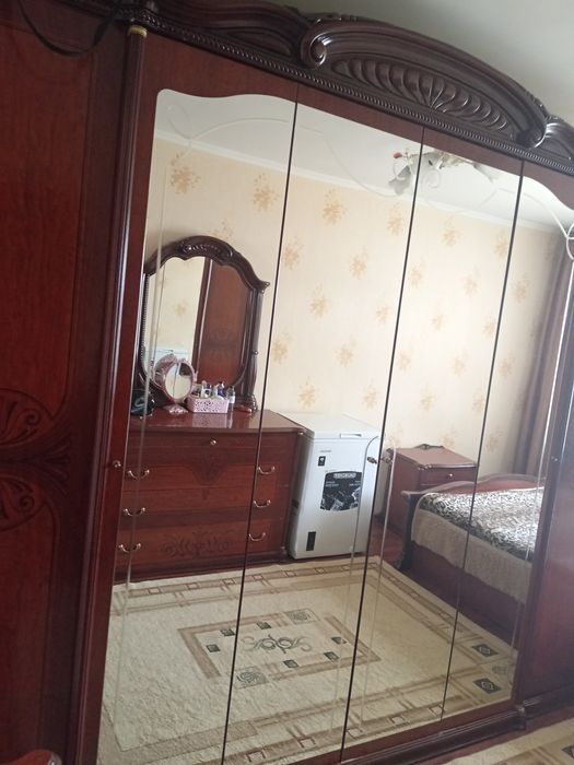 Продам спальный гарнитур