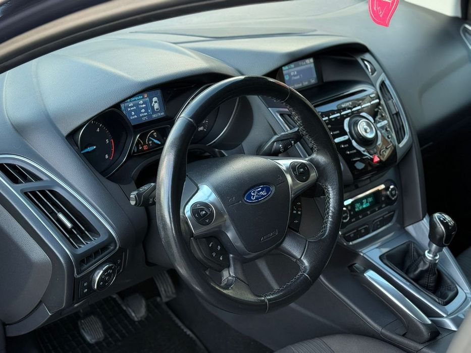 Vând Ford Focus Mk3