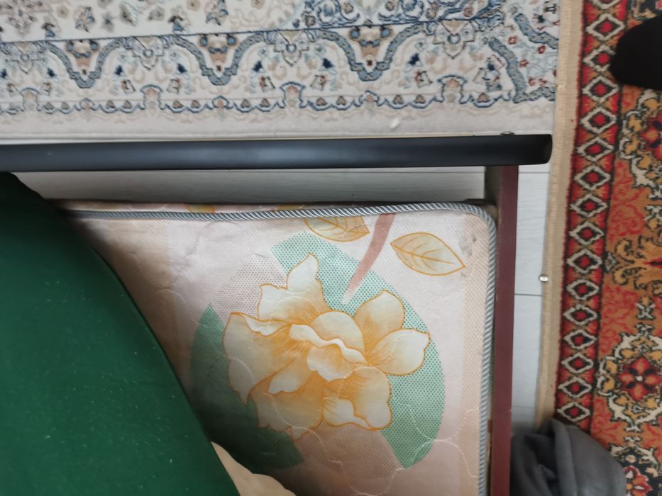 Кровать спальная