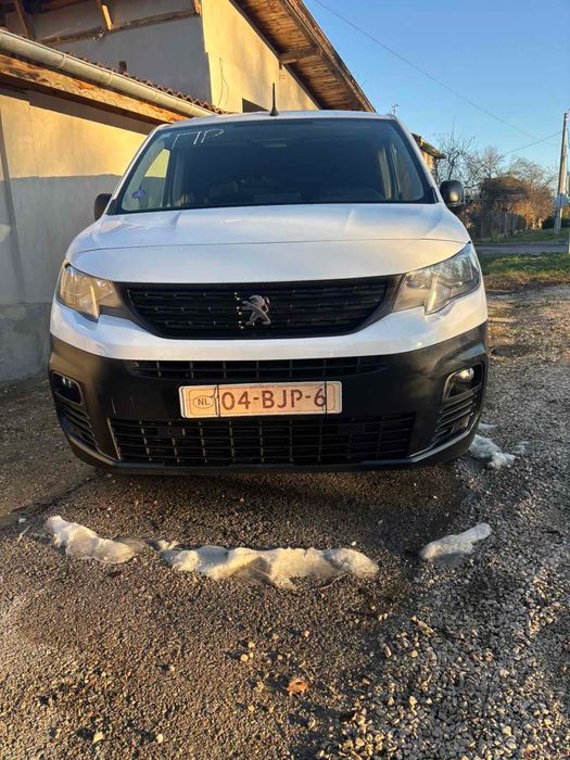 Пежо Партнер 2021 година 1.2 турбо с газова уредба