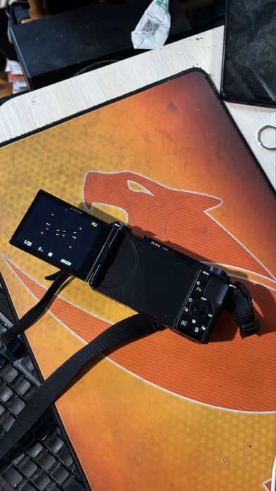 Sony ZV-E10 – тяло | Оригинална кутия | 47 000 кадъра