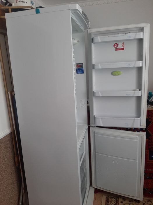 Электроника . Холодильник  indesit  .