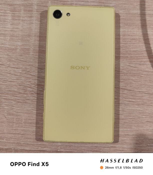 Sony Xperia x compact  OnePlus 3T
