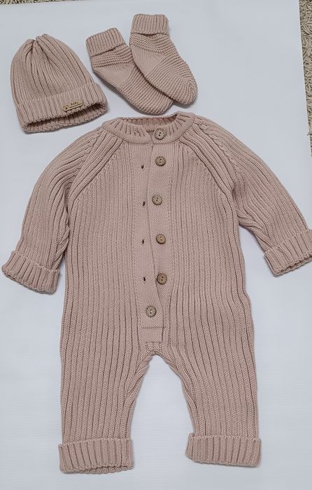 Вязаный комплект для малыша