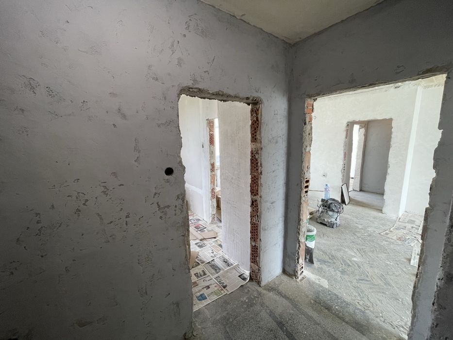 (Санира се) Четиристаен Тухлен Апартамент До Кенана 93кв