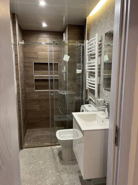 Продава се Хотел в Бургас, Долно Езерово - 600 кв.м за 1250 €/кв.м - Снимка #5