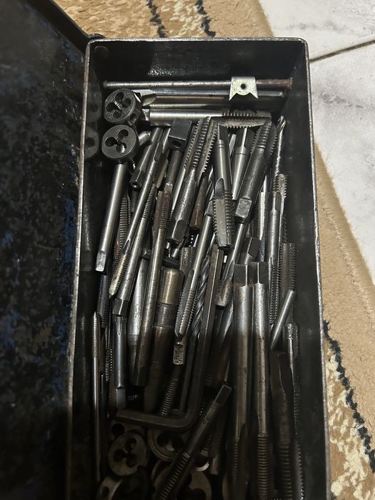 Spirale, universale, filiere, tarozi, suporti tarozi, cutite strung