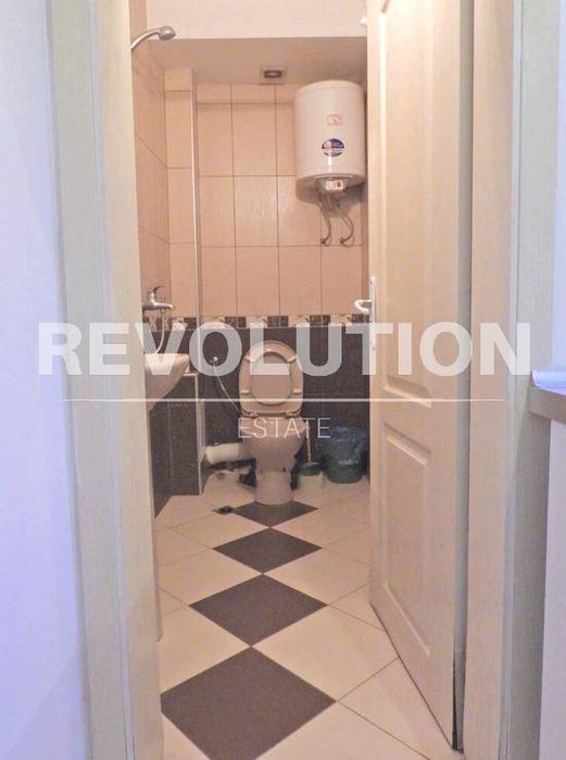 Дава се под наем Двустаен апартамент в Варна, Център - 30 кв.м за 400 € - Снимка #6