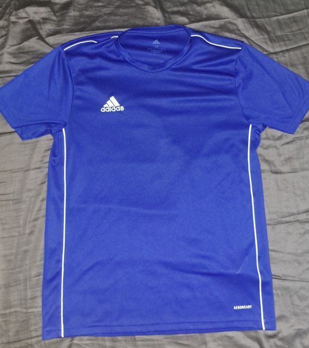 Vând tricou Adidas