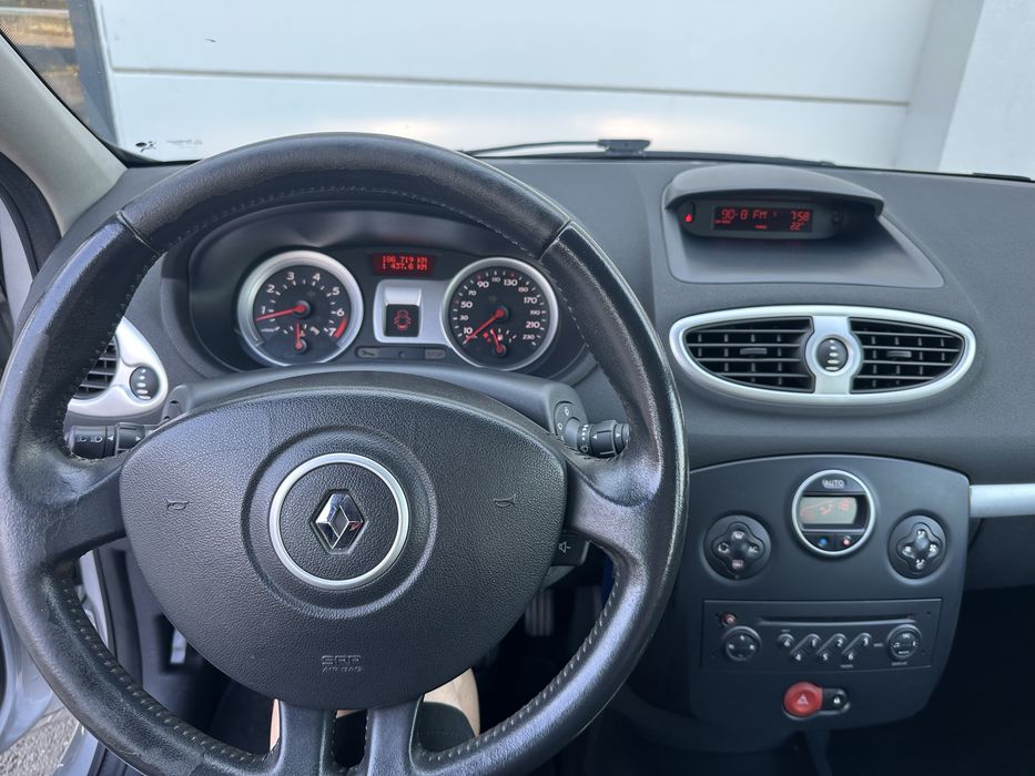 RENAULT Clio