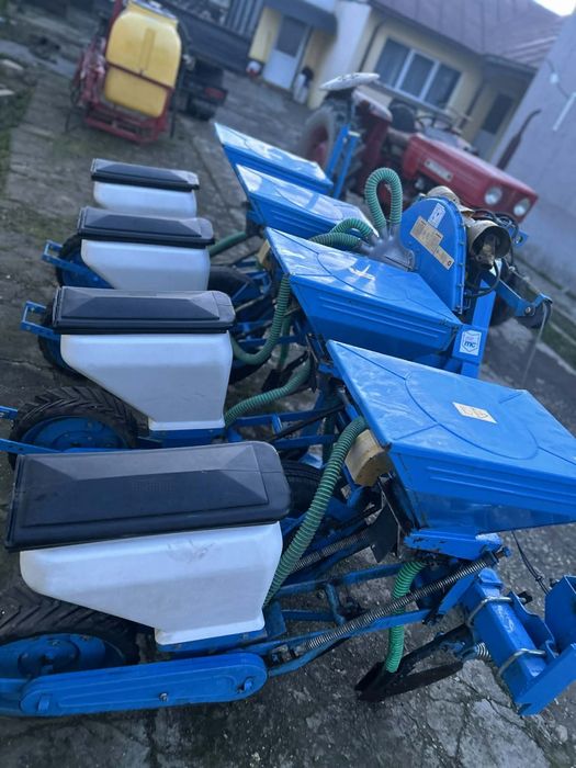 Vând semănătoare porumb spc 4