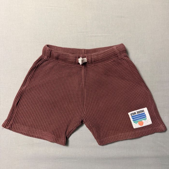 Pantaloni scurți gofrați pentru băieți de la Zara, mărimea 5 ani, 110 cm