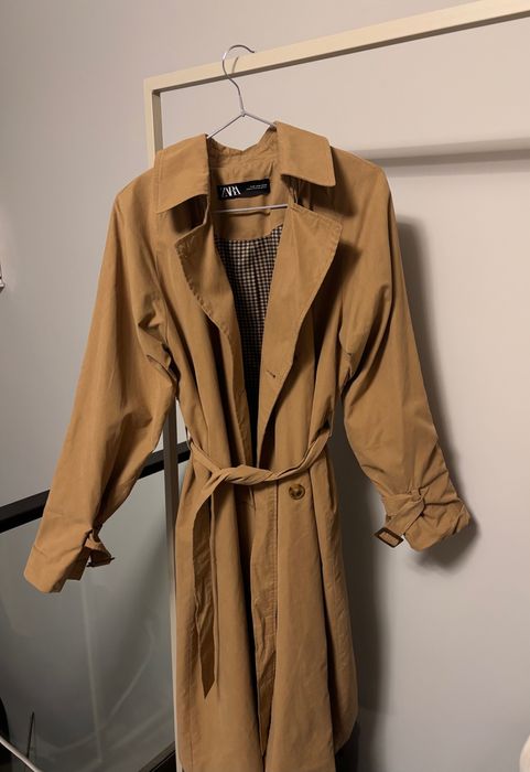 Дълъг тренч Zara, нов