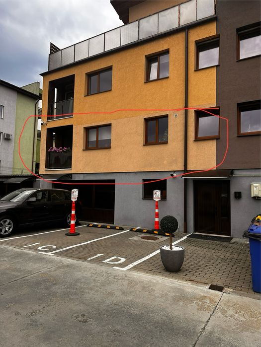 Persoana fizica vand apartament 3 camere  cu gradina !