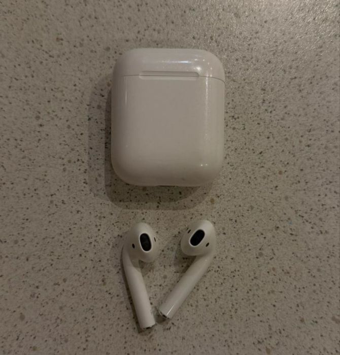 Продам Airpods 2