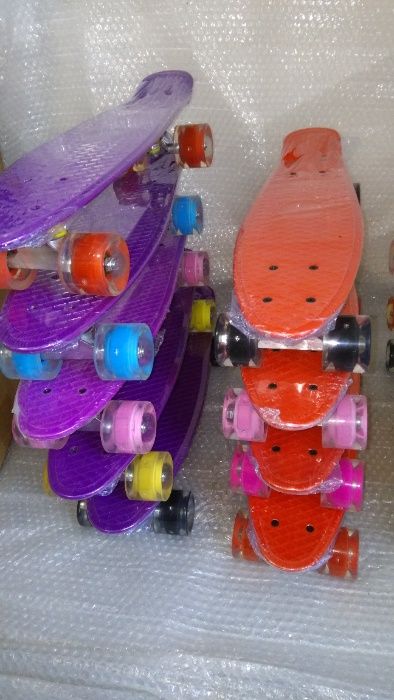 Пениборд скейтборд СВЕТЕЩИ всички цветове в комбинация Penny Board