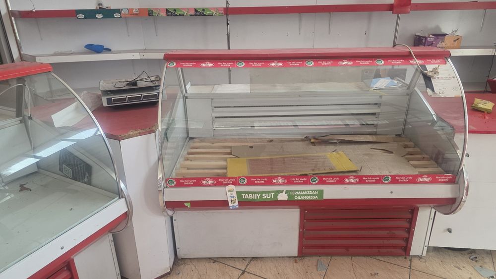 Xolodilnik  magazinlar uchun sotiladi 2ta