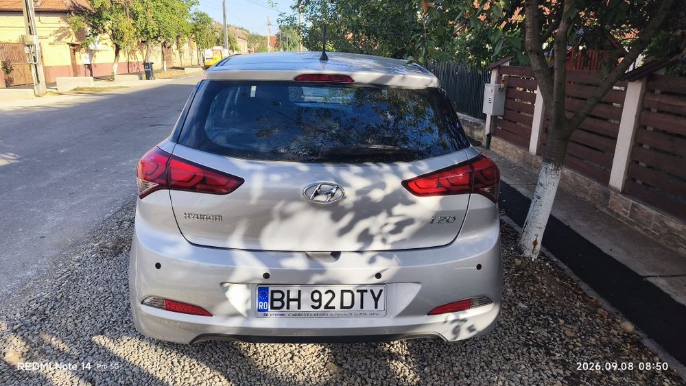 Vând Hyundai i20