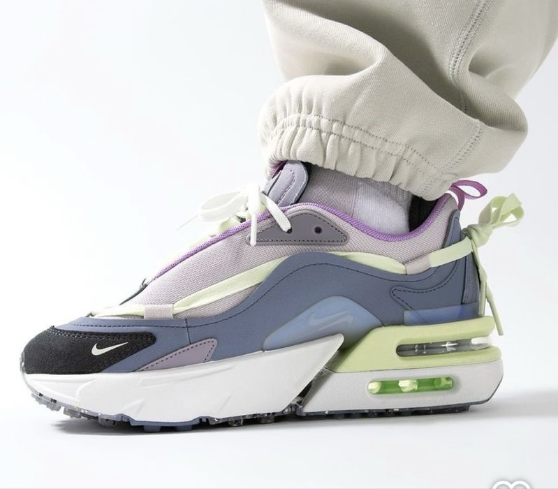 Nike,new balance,balenciaga