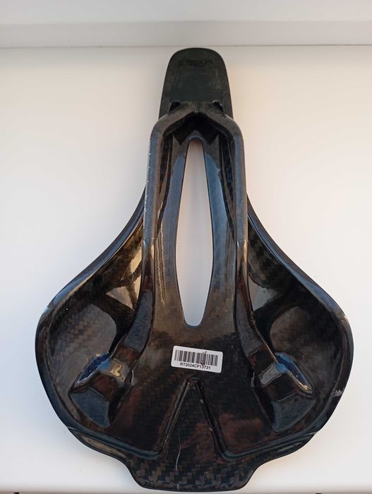 седло спортивное карбоновое