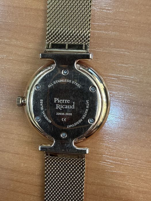 Женские часы Pierre Ricaud
