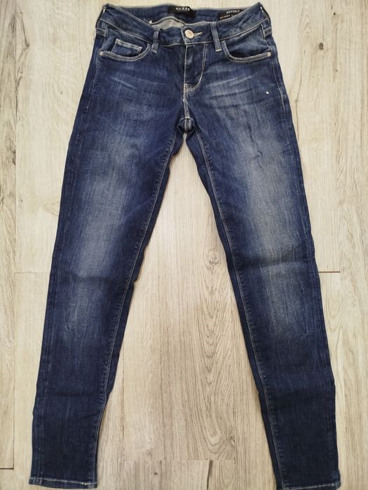 Женские джинсы "Guess"