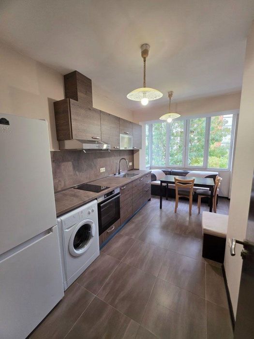 Дава се под наем Двустаен апартамент в София, Изток - 58 кв.м за 639 € - Снимка #2