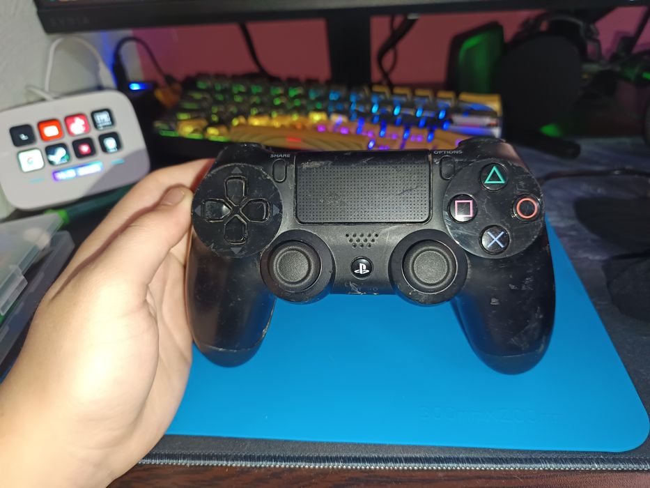 Джойстик за ps4 работи само е изпускан