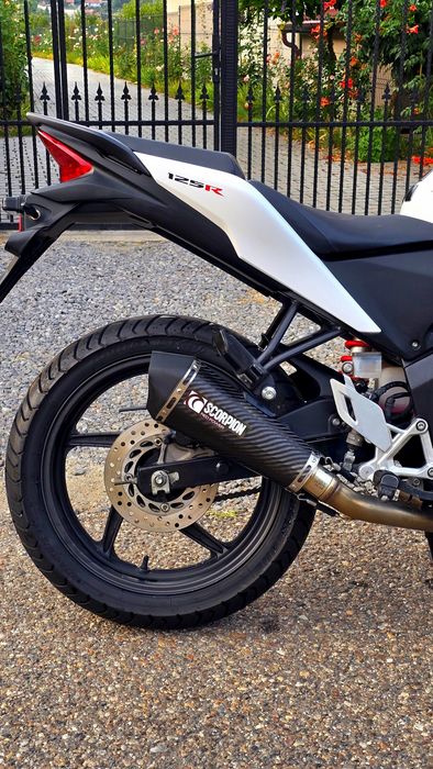 HONDA CBR125R Alb, Toba Sport SCORPION, An 2013, 30.537km, Schimb de Ulei Bonus, Ofer Transport