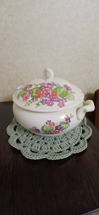 Продаю супницу керамическую