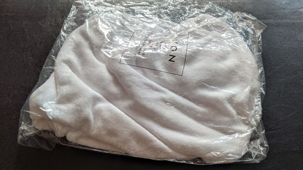 Prosop-turban cadou la setul papuci si prosop PLANET SPA , marca Avon