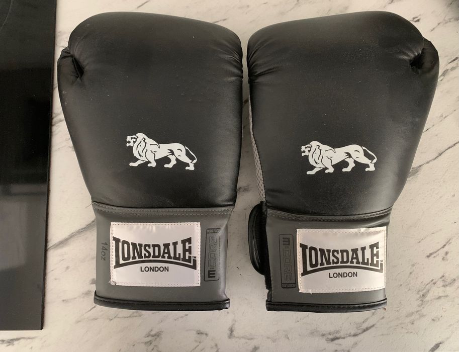 Продавам боксови ръкавици Lonsdale London Pro Training 14 oz
