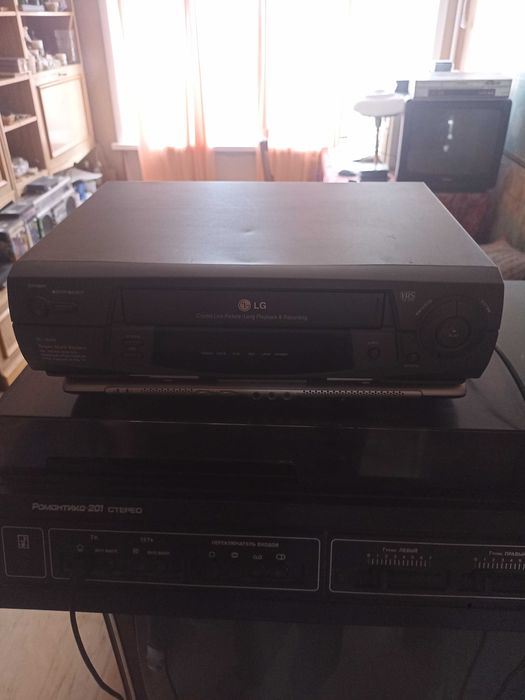 Продам видеомагнитофон