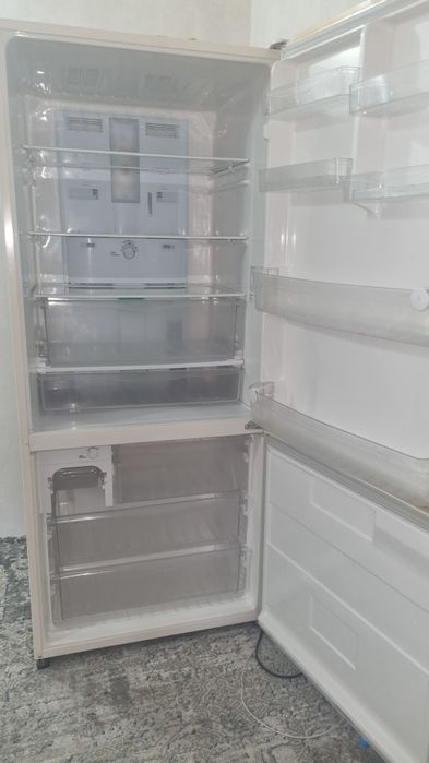 Срочно продам холодильник 651 л