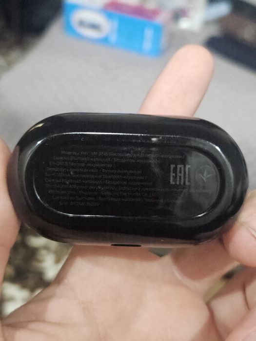 Продаю наушники самсунг