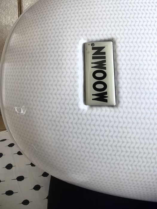 Vând geantă / rucsac carcasă dură Moomin