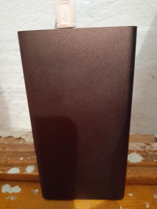 Baterie externa neagra