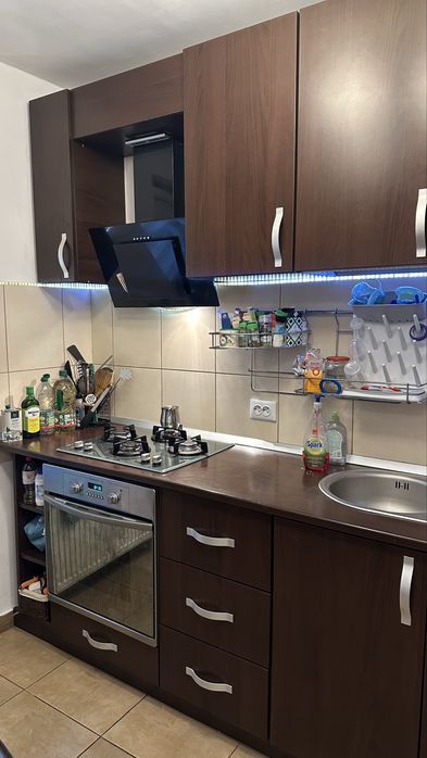 Mobila bucatarie cu plita, cuptor, hota, chiuveta si baterie