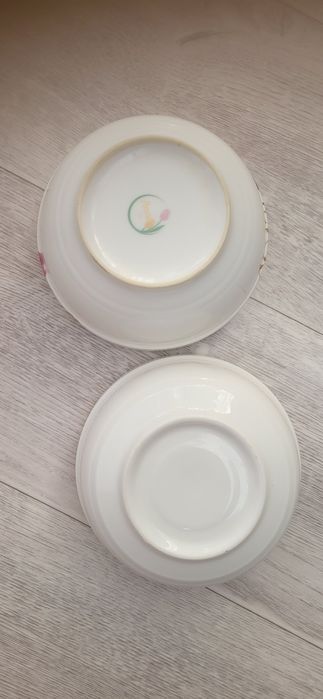 2 глубокие пиала