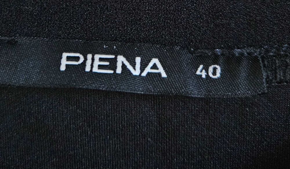 Рокля миди дължина