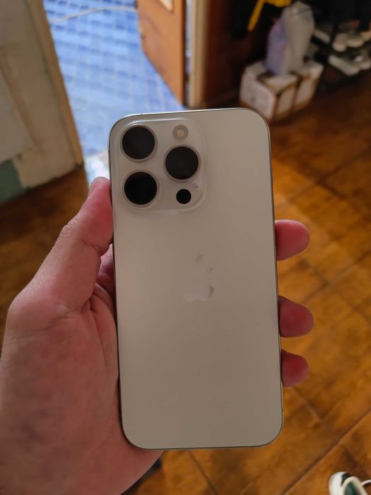 iPhone 15 pro 128 gb alb white bat 85