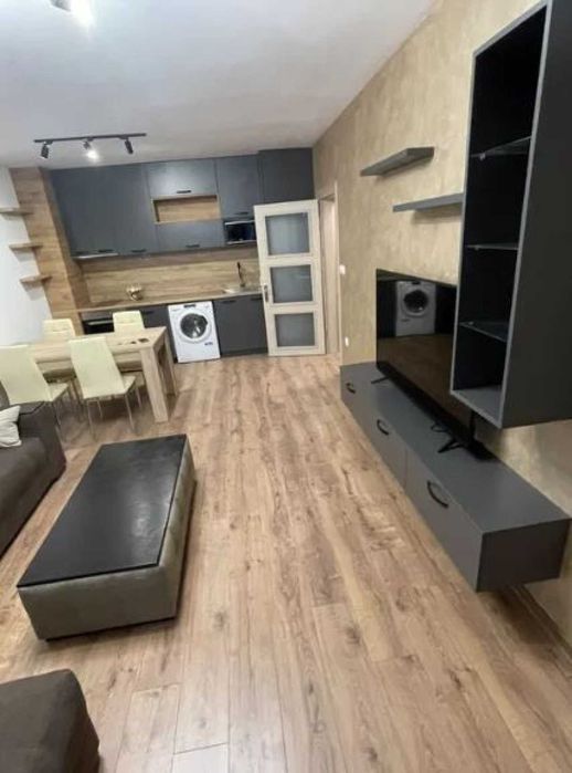 Дава се под наем Тристаен апартамент в Пловдив, Остромила - 70 кв.м за 385 € - Снимка #1