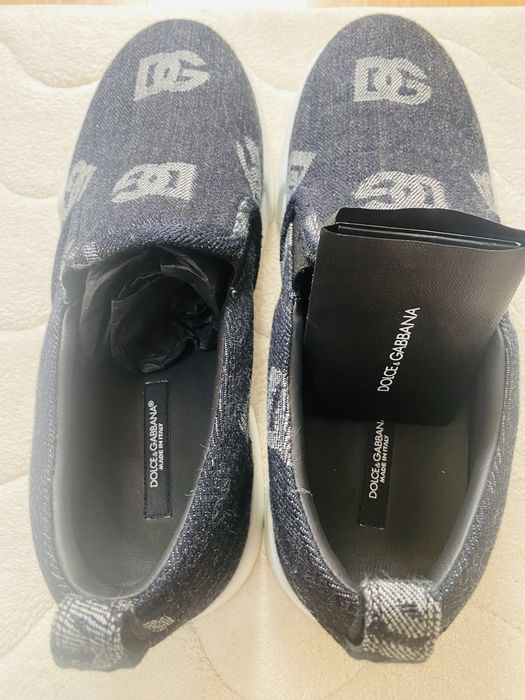 Dolce Gabbana numarul 42,5