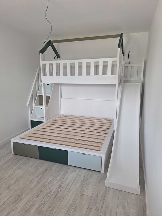 TRANSPORT GRATUIT.Pat supraetajat cu scara tip sertare.Cod 3537