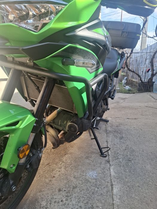Vând Kavasaki Versys