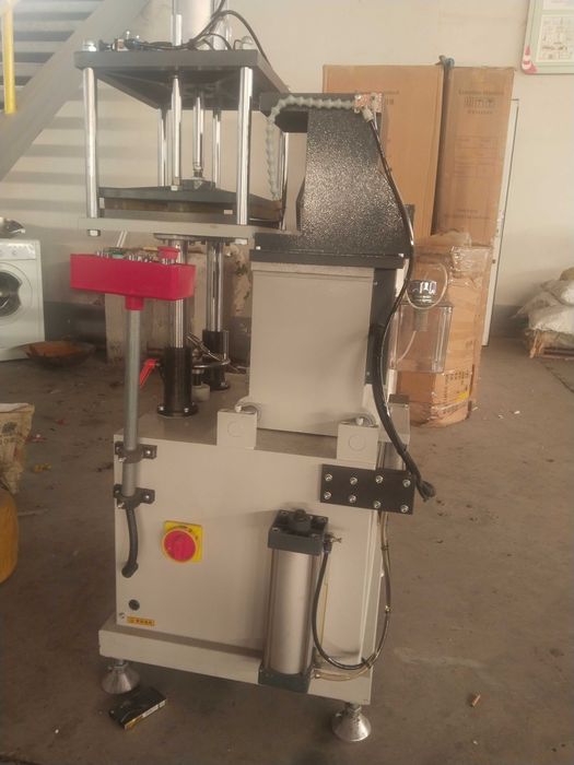 Оборудование для производства пластиковых окон и алюминиевых окон