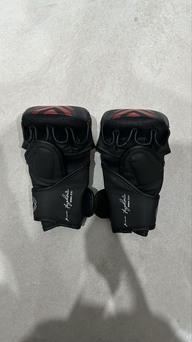 Перчатки для ММА